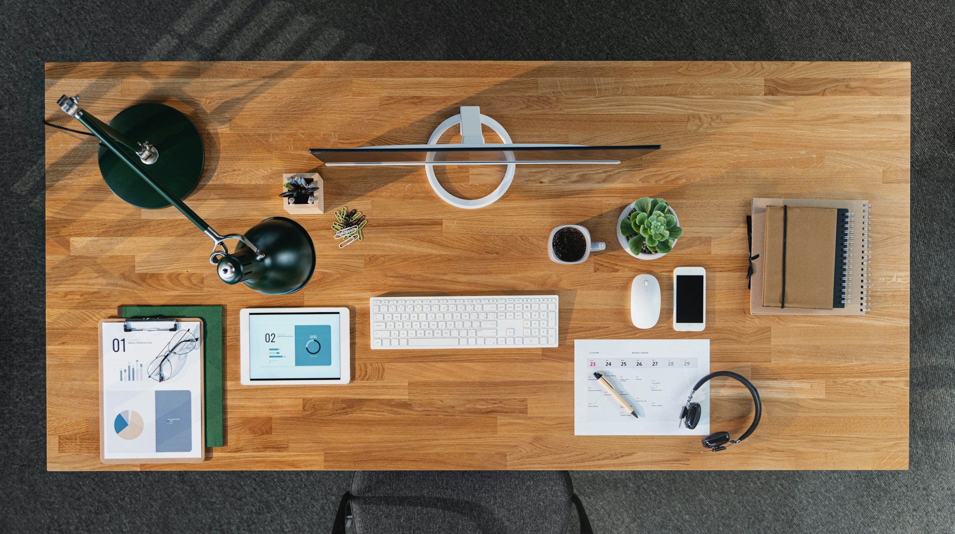 How to Organize Your Desk