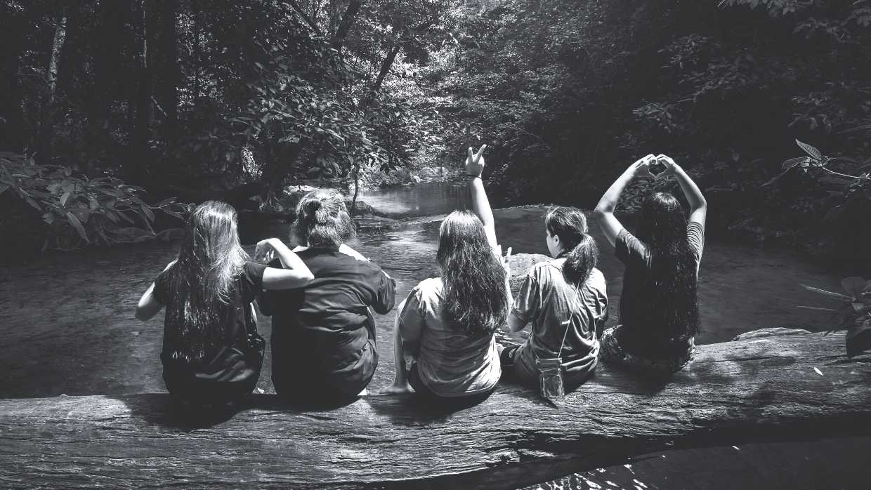 Why We Need Community (and How Digital Nomads Will Lead the Way!)
